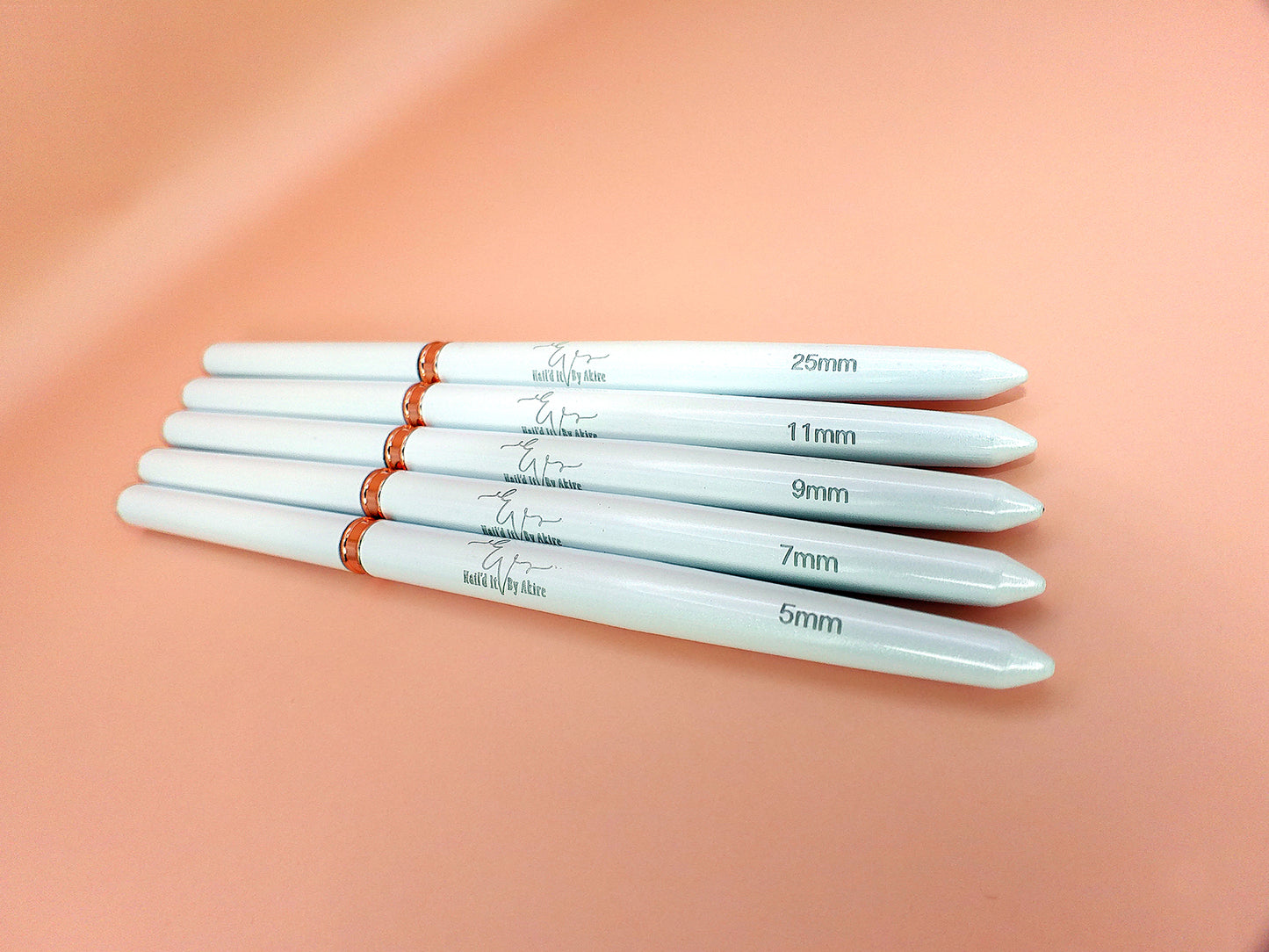 White Liner Brush Set